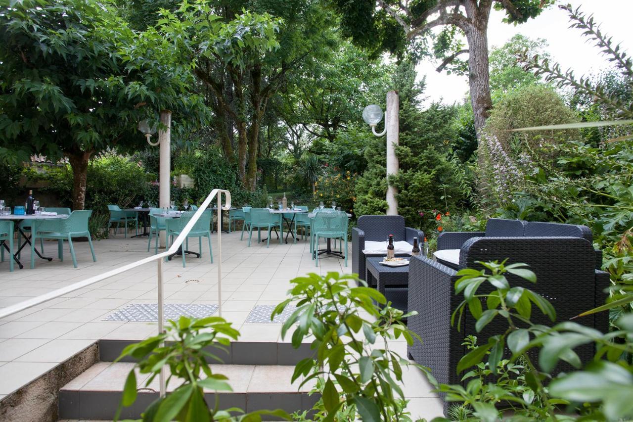 Le Lion D'Or Hotel Manzac-sur-Vern Exterior foto