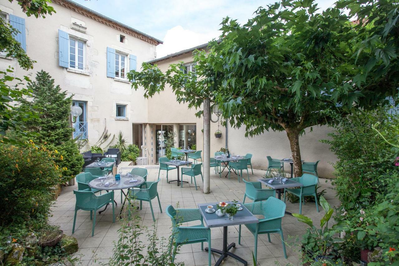Le Lion D'Or Hotel Manzac-sur-Vern Exterior foto