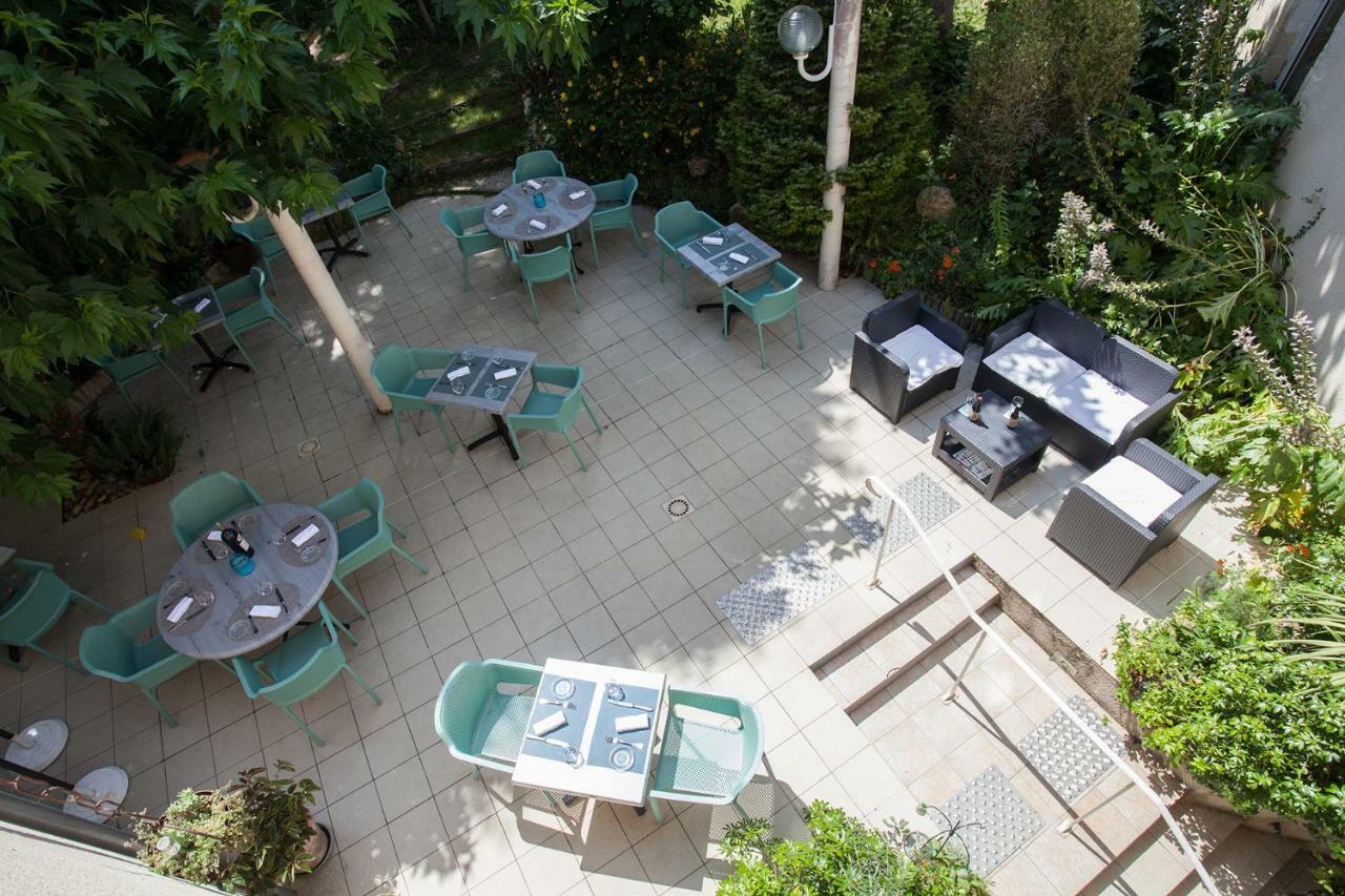 Le Lion D'Or Hotel Manzac-sur-Vern Exterior foto